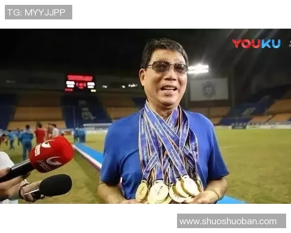 从贫困到辉煌穷人出生的足球明星如何逆袭人生的传奇故事