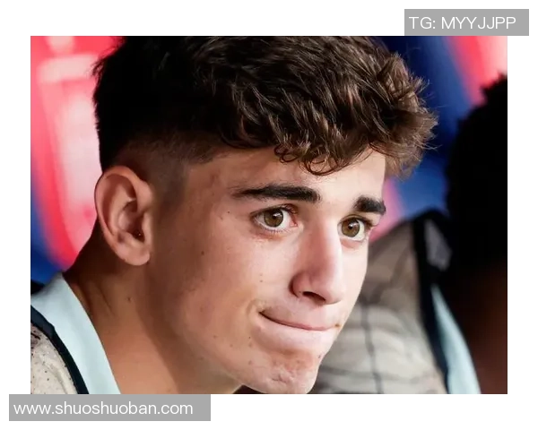 足球场上的颜值盛宴盘点那些令人心动的足球明星风采与魅力